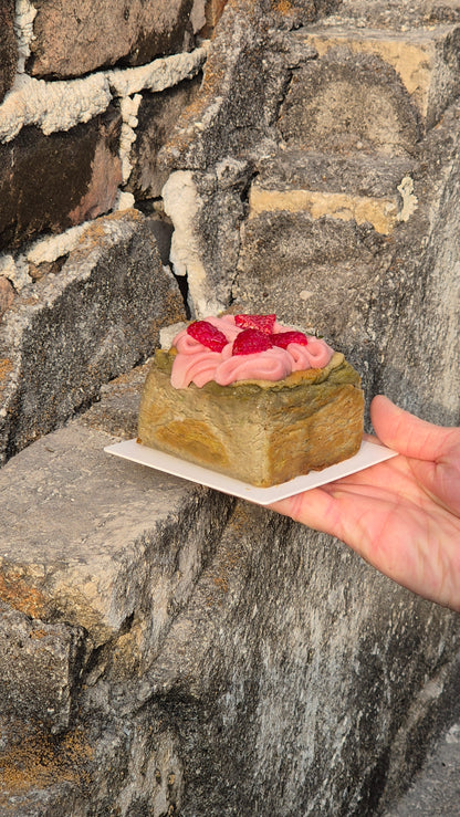 Raspberry Tie Guan Yin Basque Cheesecake