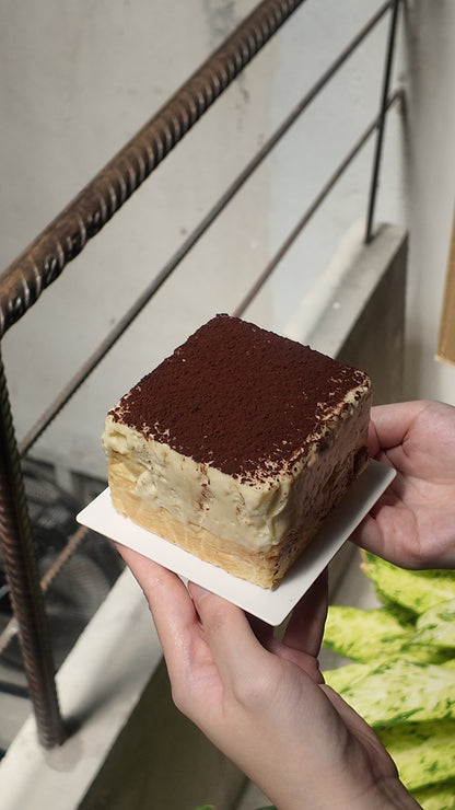 Tiramisu Basque Cheesecake